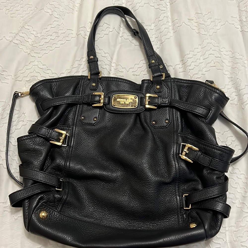 Genuine leather Michael Kors purse with Clean interior